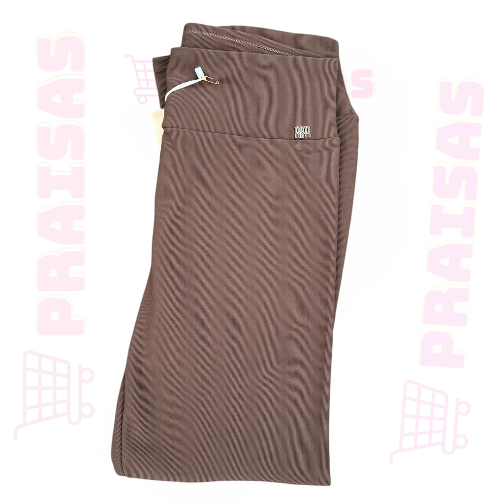 Nim taprės su lengvu pūkeliu iš vidaus